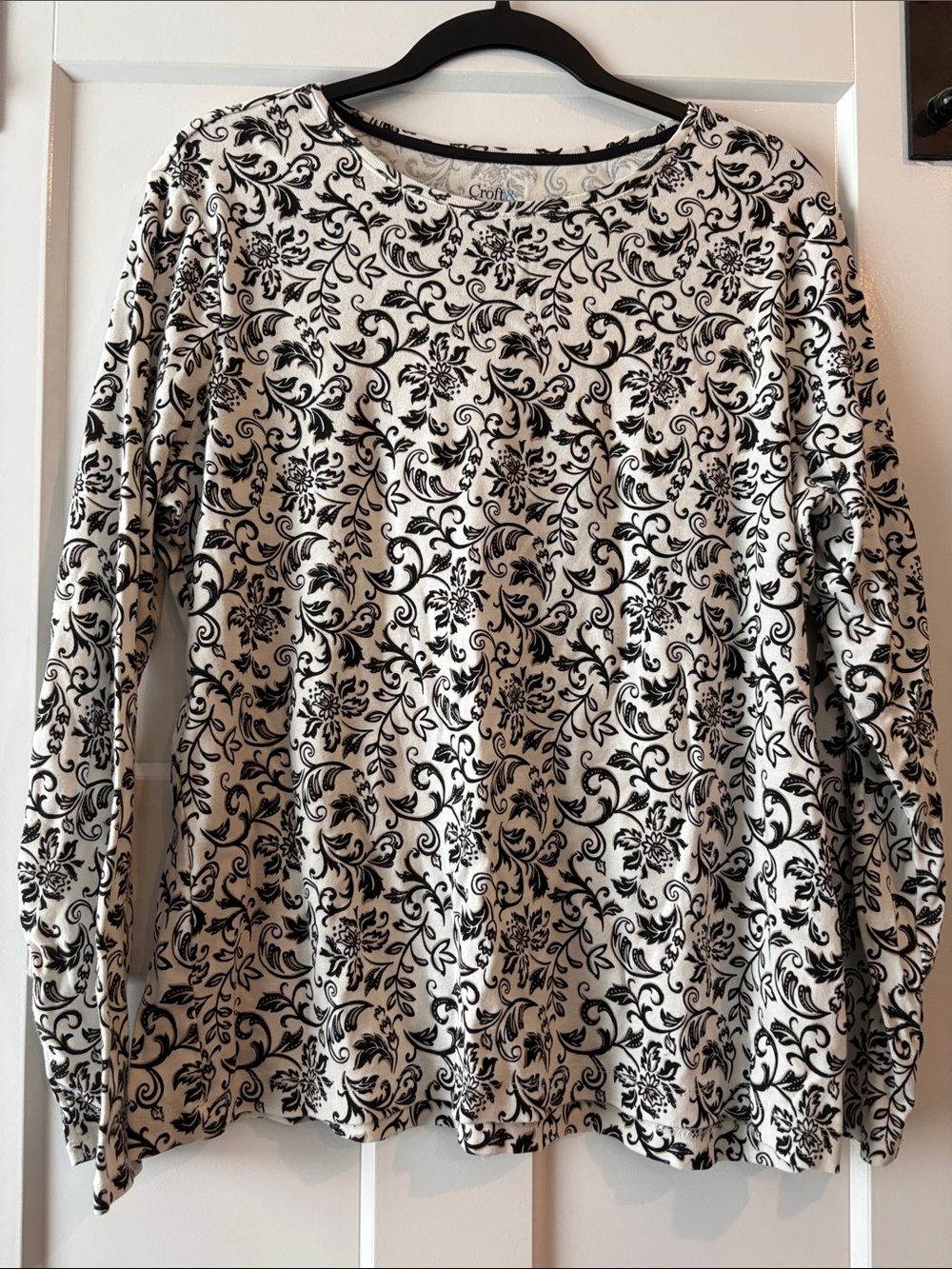 croft & barrow Black on Cream Floral Scroll Long Sleeve Tee